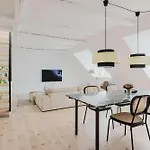 Luxury Penthouse Duplex With Water View *