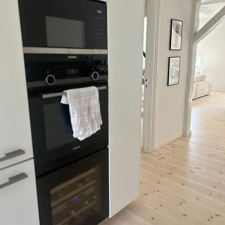 Luxury Penthouse Duplex With Water View *