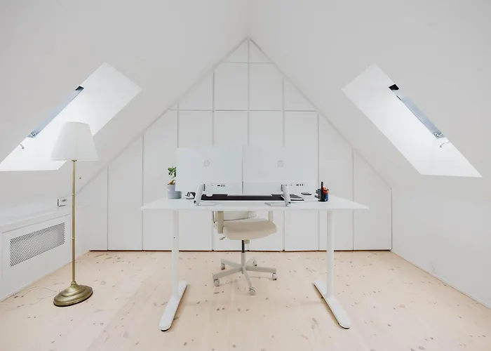 Luxury Penthouse Duplex With Water View *