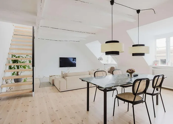 Luxury Penthouse Duplex With Water View *