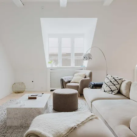 Luxury Penthouse Duplex With Water View *