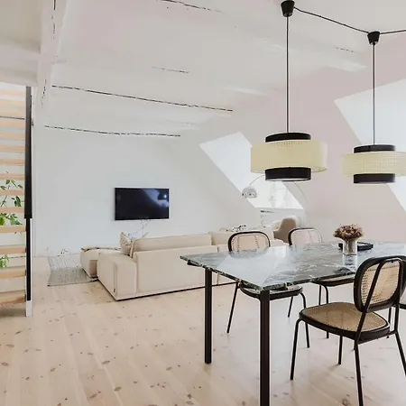 Luxury Penthouse Duplex With Water View *