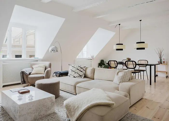 Luxury Penthouse Duplex With Water View *